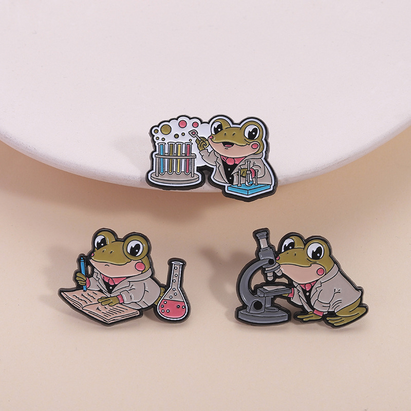 Science Buddies - Bilim Laboratuvarı Kurbağa Emaye Pin Fen