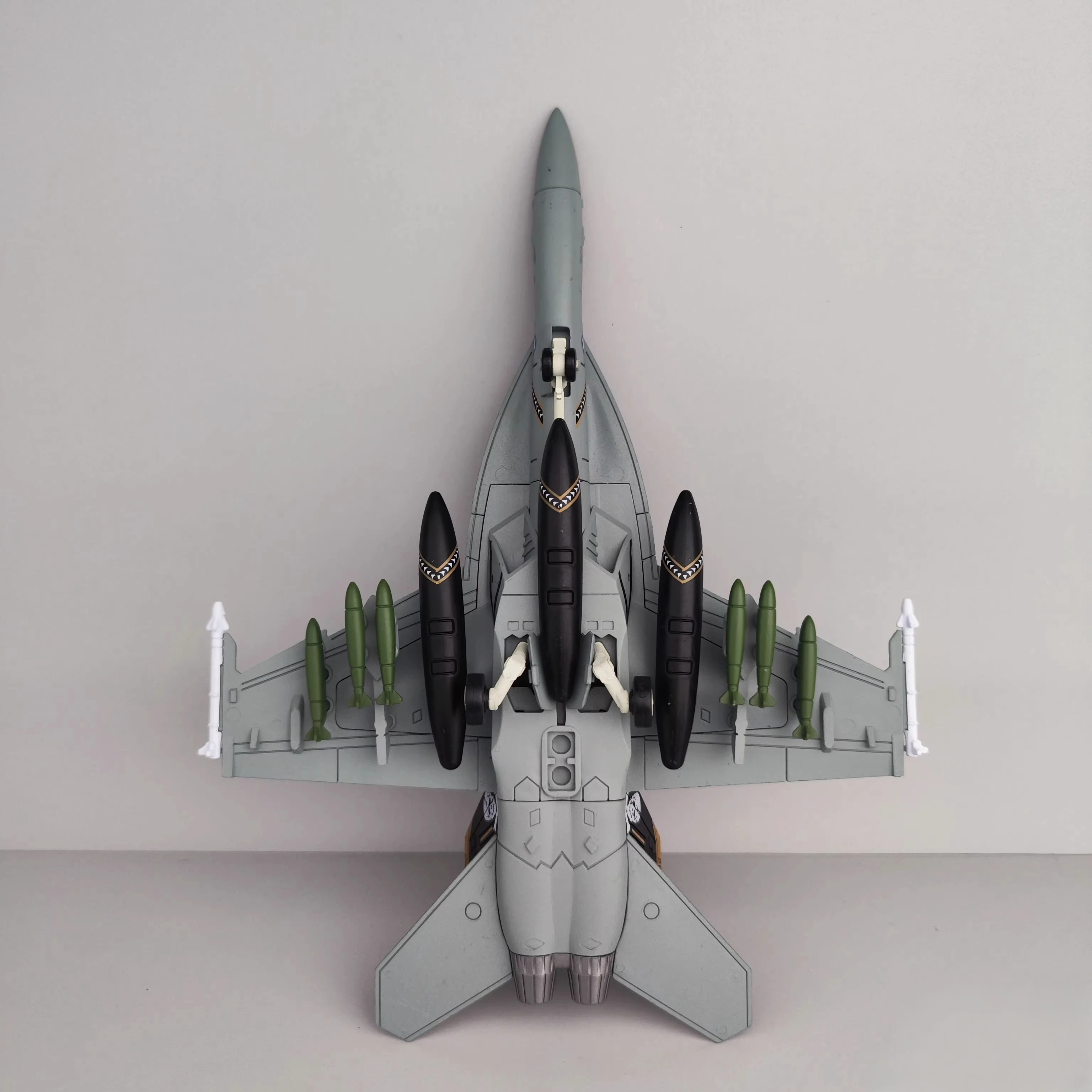 1:72 Ölçekli Replika F18 FA-18 - Solar System Orrery incelemesi ve fiyatı